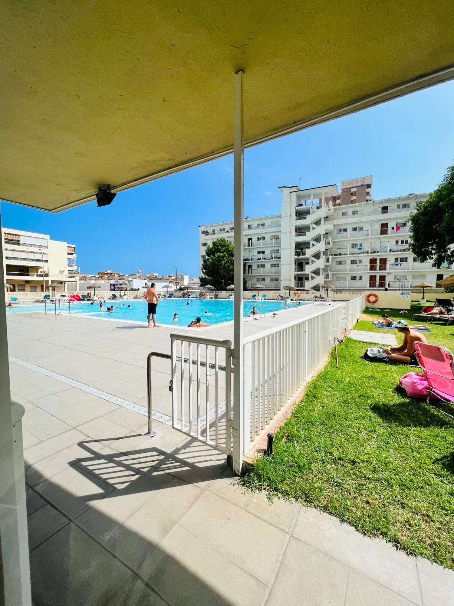 Torremolinos Carihuela Nucleo Cristal Apartment Екстериор снимка